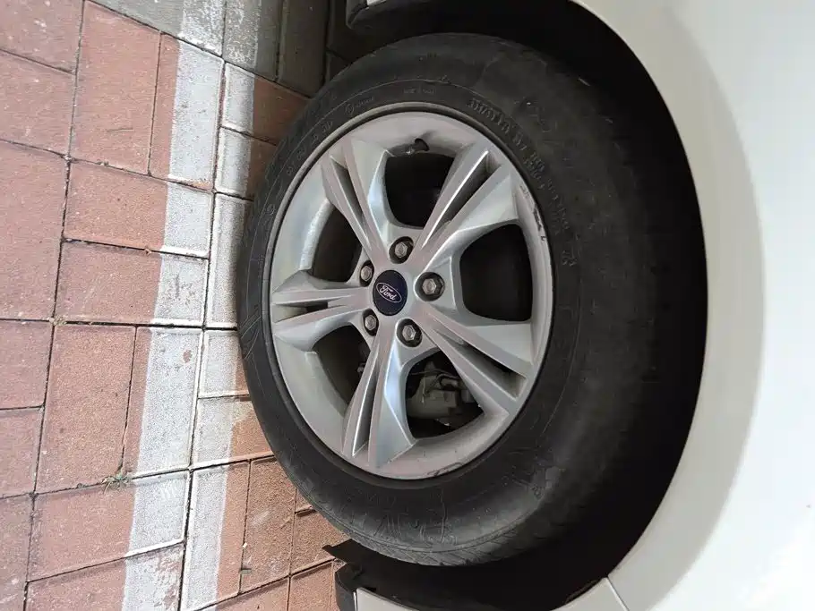 Ford Focus — миниатюра 6