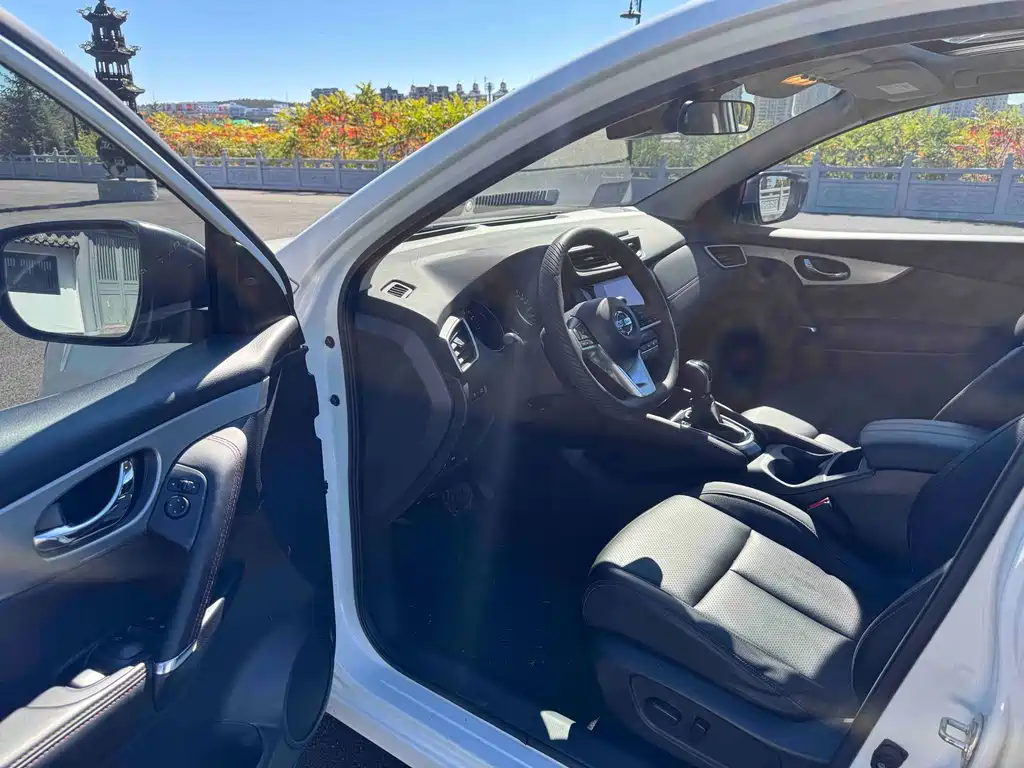 Nissan Qashqai — миниатюра 7