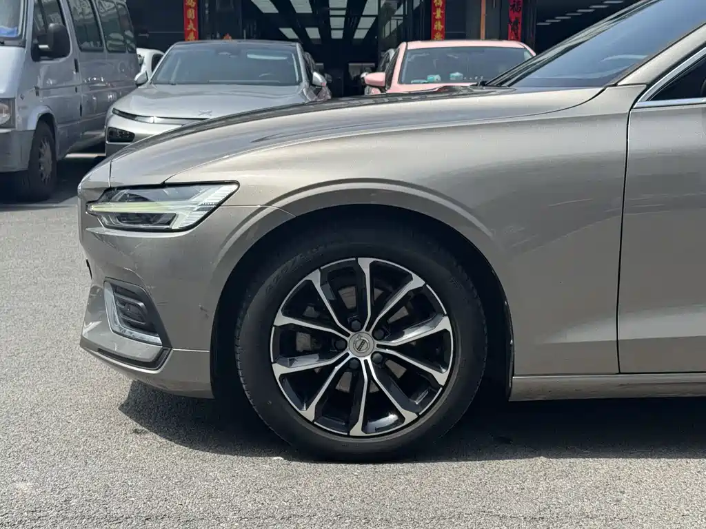 Volvo S60 — миниатюра 4