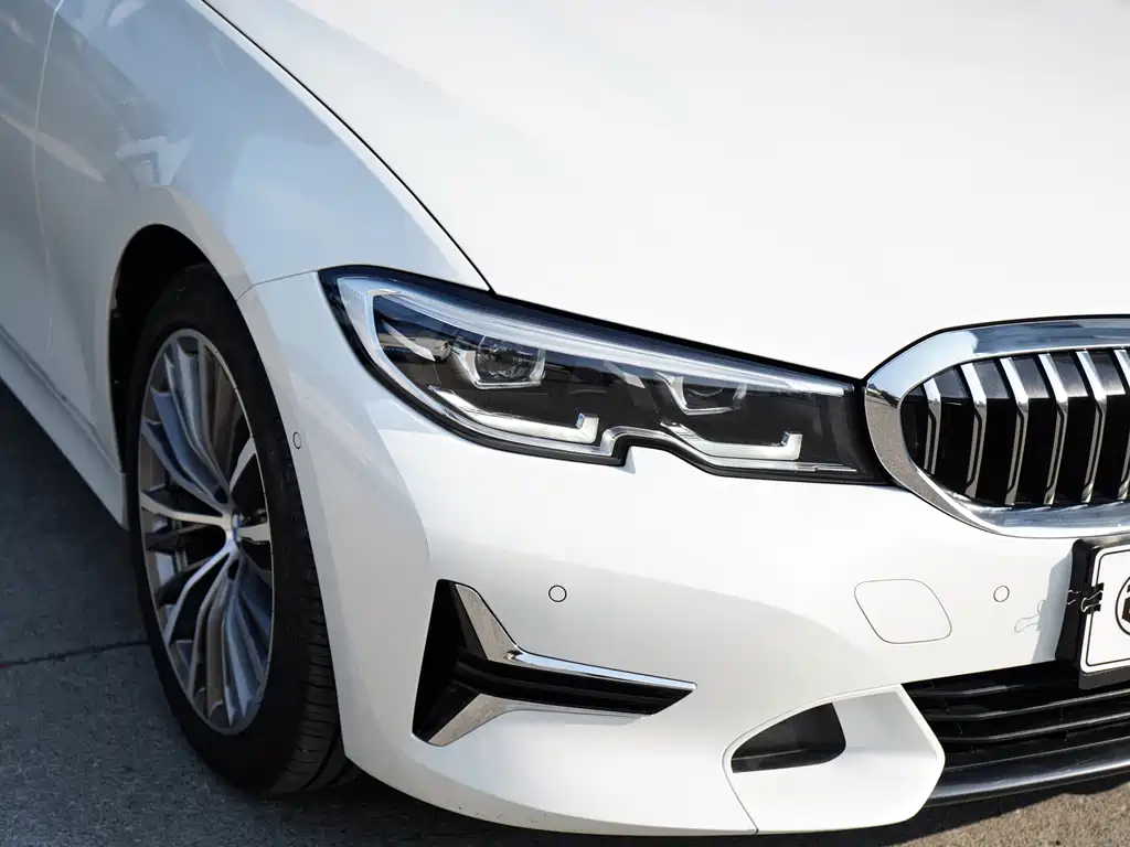 BMW 3 Series — миниатюра 10