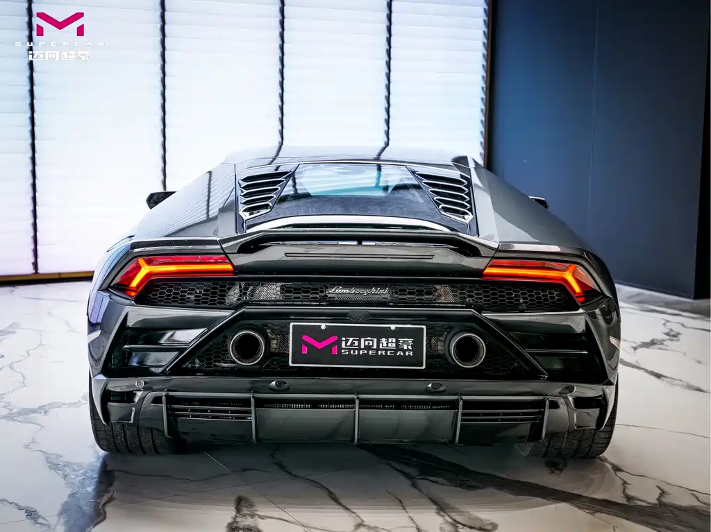 LAMBORGHINI HURACÁN