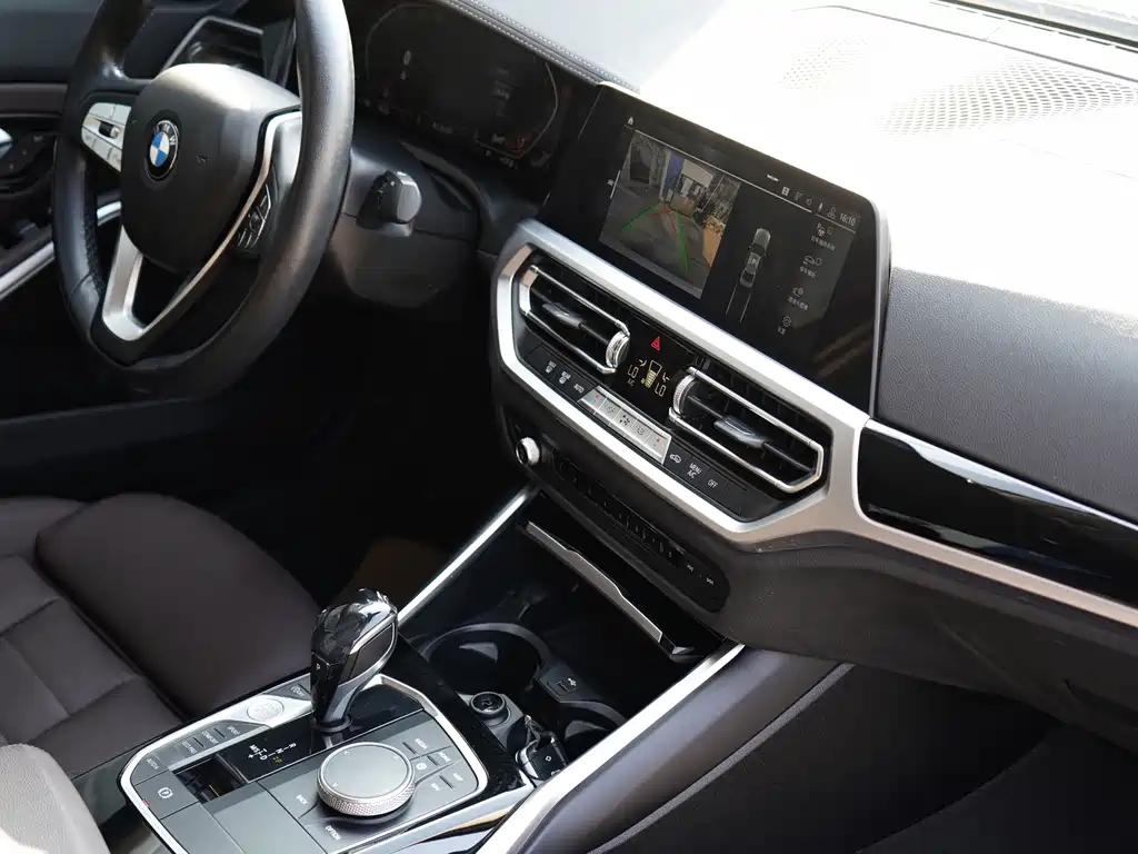 BMW 3 Series — миниатюра 13