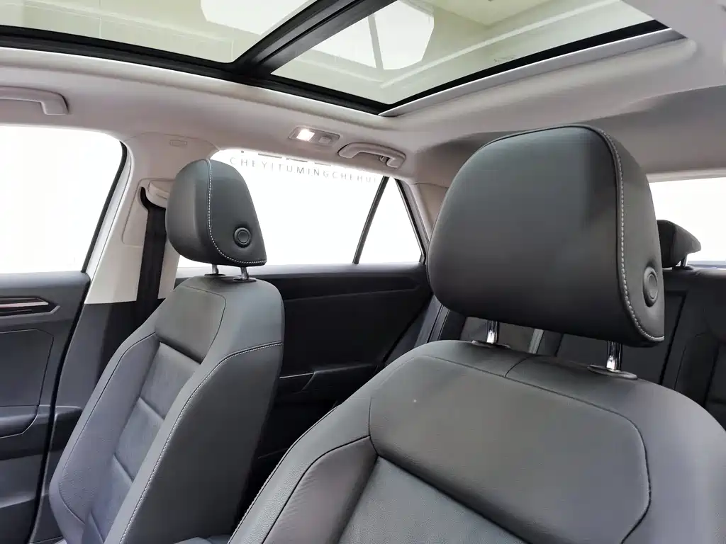 VOLKSWAGEN T ROC EXPLORING SONGS