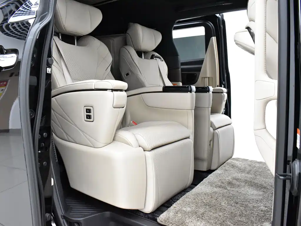 Toyota Vellfire — миниатюра 18