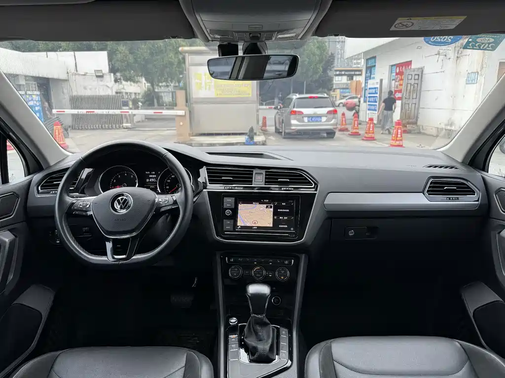 Volkswagen Tiguan L — миниатюра 9