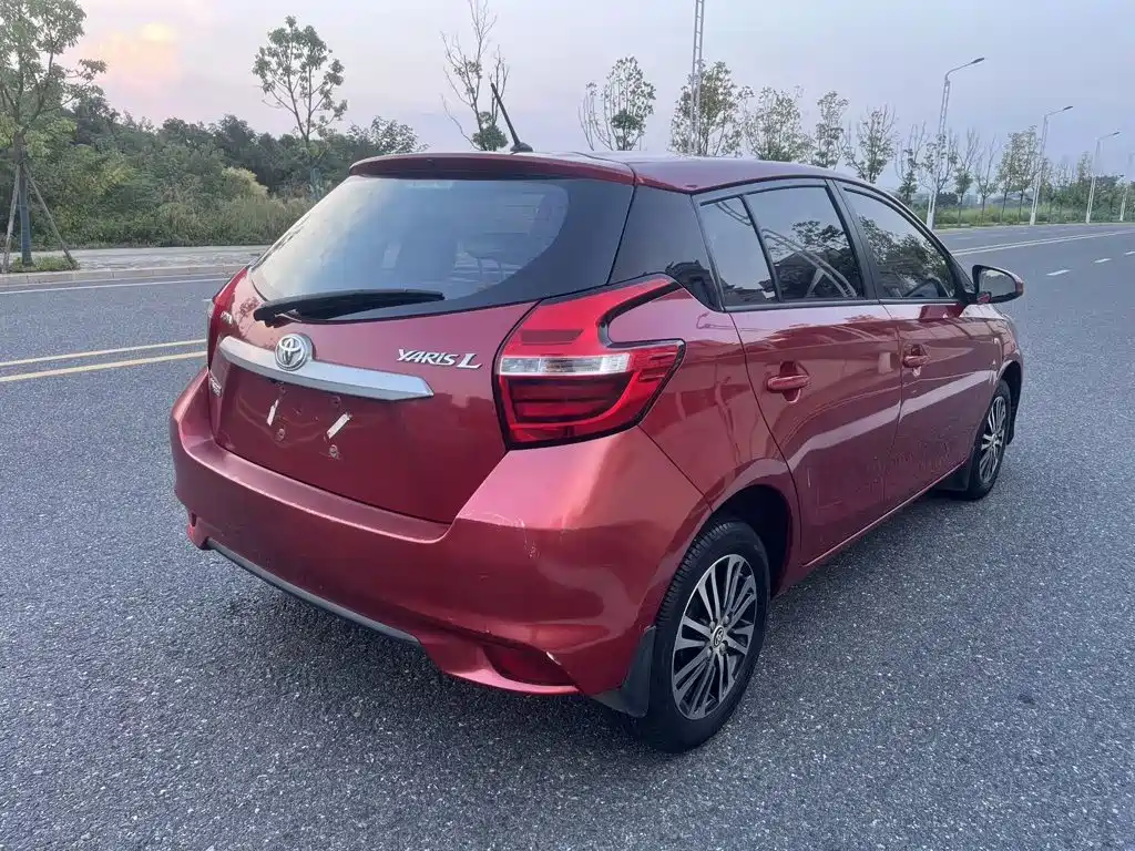 Toyota Yaris L — миниатюра 7