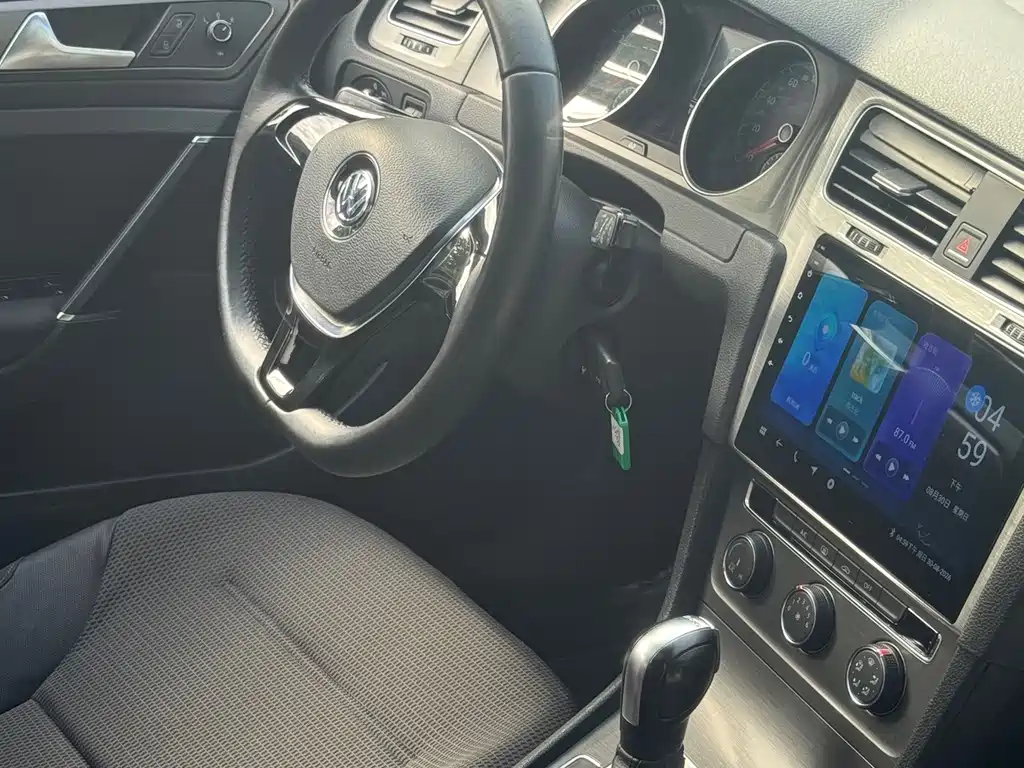 Volkswagen Golf — миниатюра 13