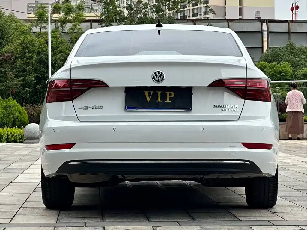 VOLKSWAGEN LINGDU