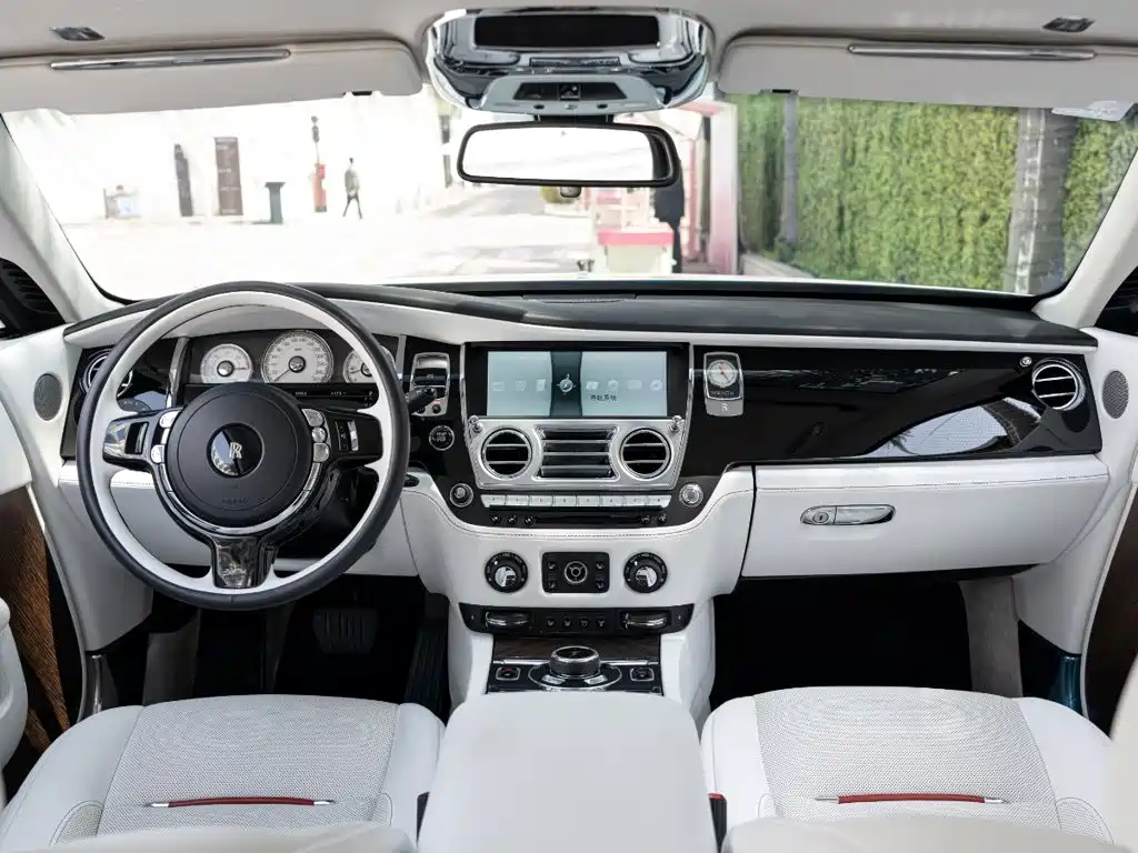 Rolls-Royce Wraith — миниатюра 11