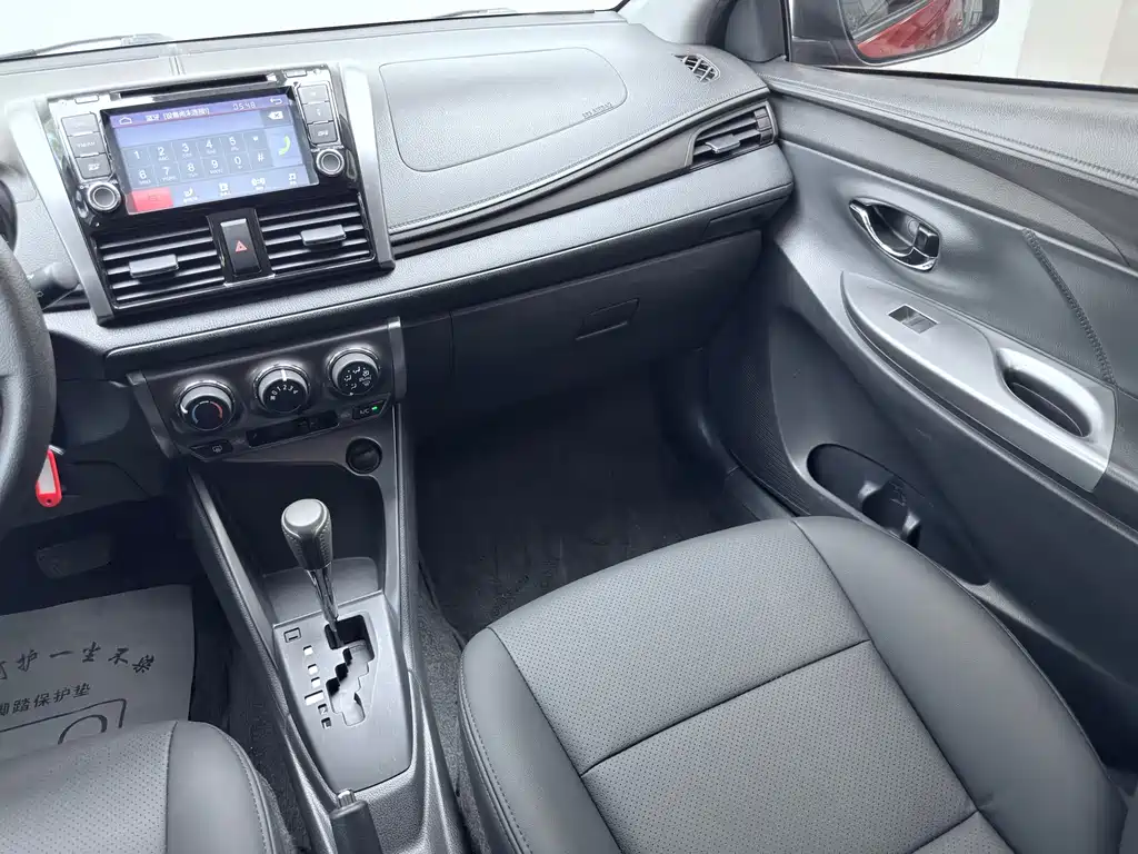 Toyota Yaris L — миниатюра 7