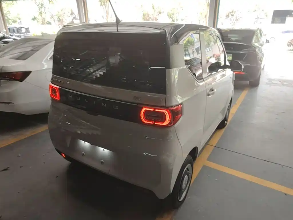 Wuling MINIEV — миниатюра 7
