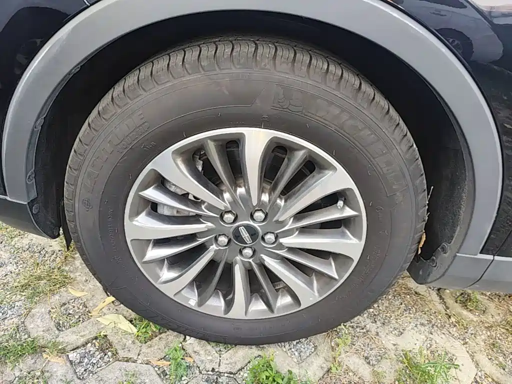 Lincoln Nautilus (Import) — миниатюра 23