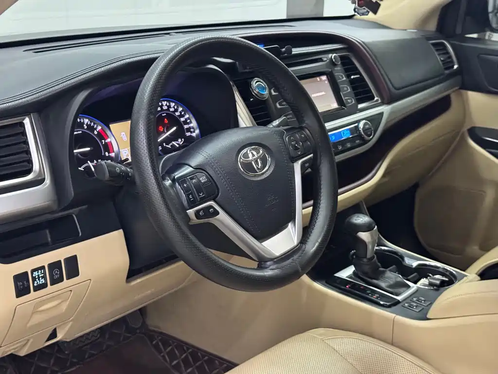 Toyota Highlander — миниатюра 7