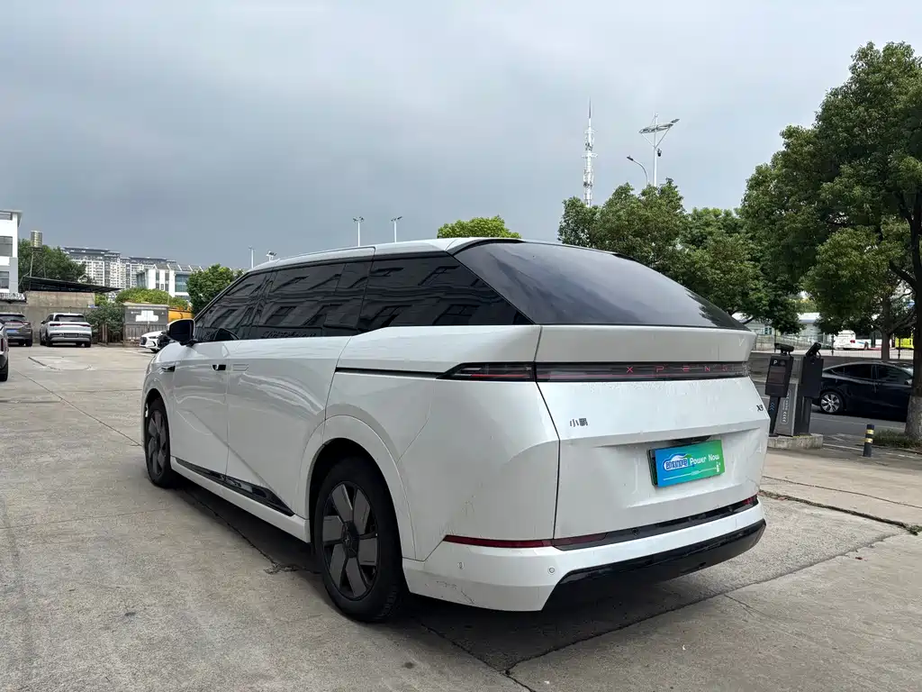 XPeng X9 — миниатюра 7