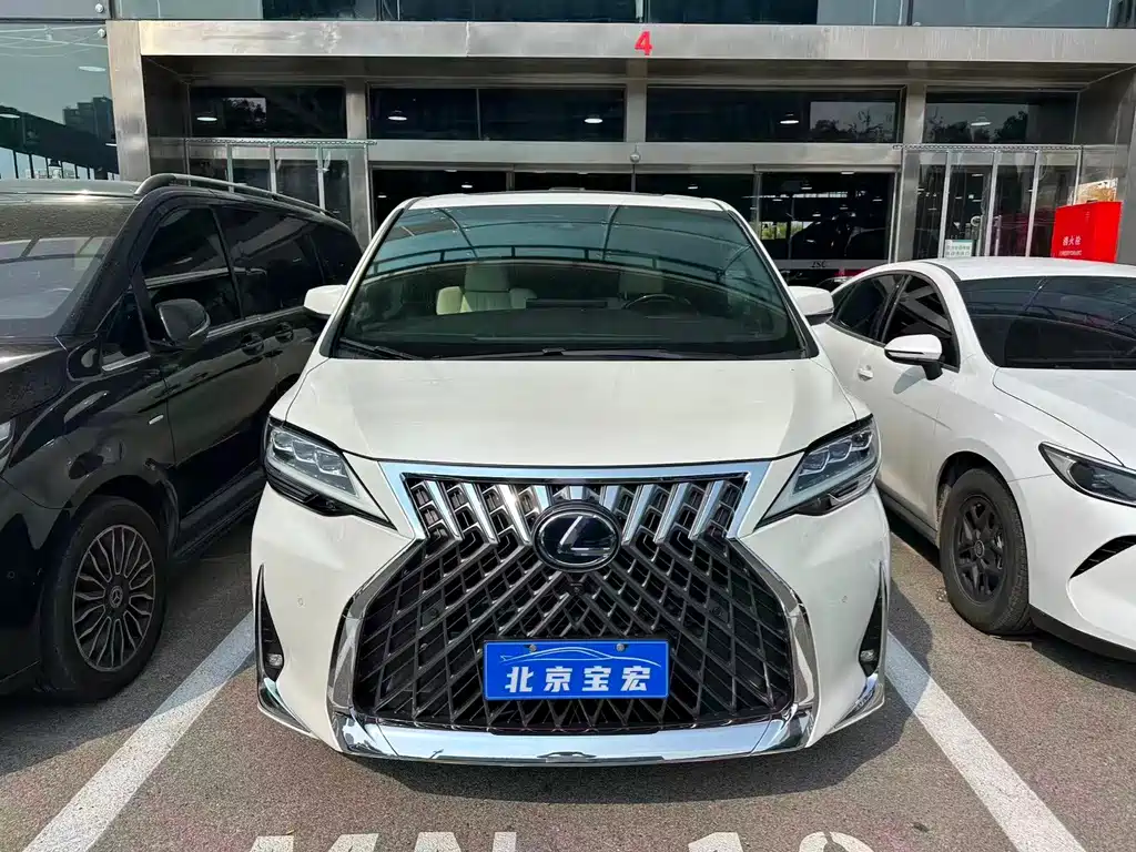 Lexus LM — миниатюра 2