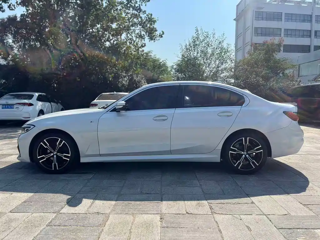 BMW 3 Series — миниатюра 11