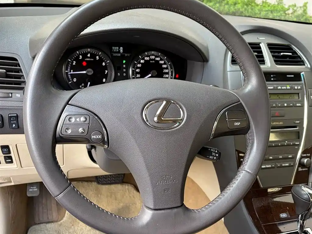 Lexus ES — миниатюра 7