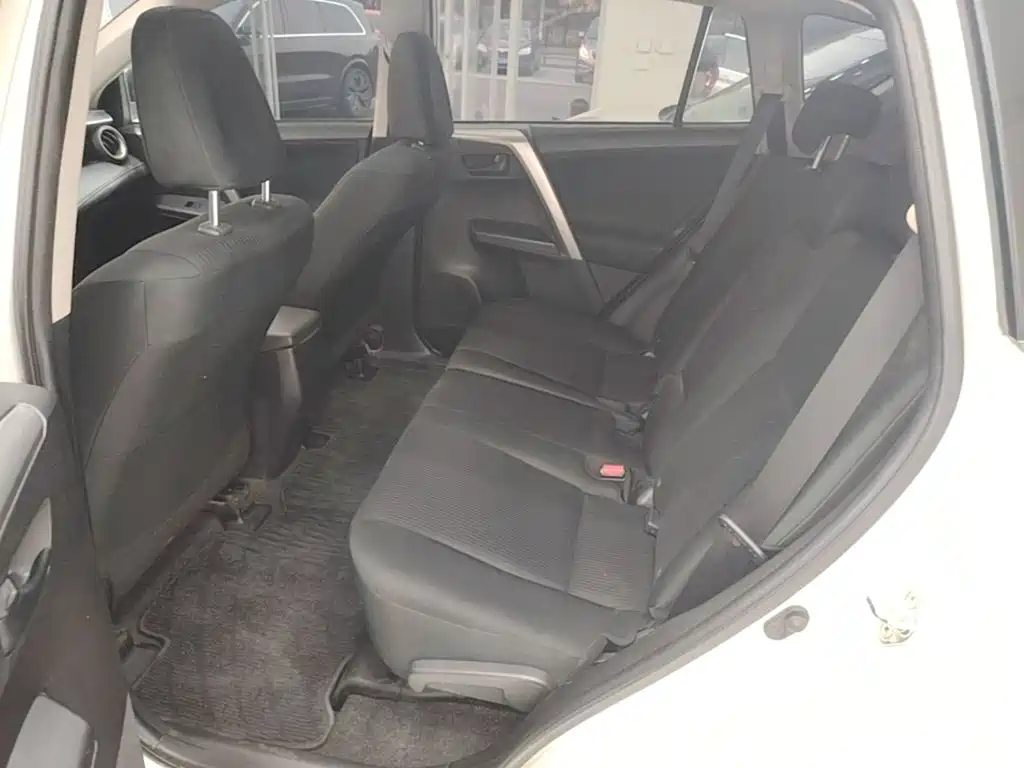 Toyota RAV4 — миниатюра 17
