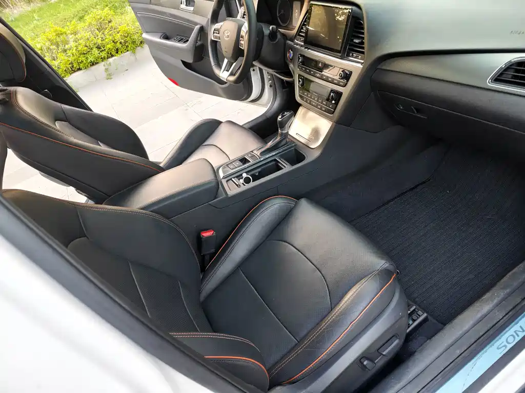 Hyundai Sonata — миниатюра 8