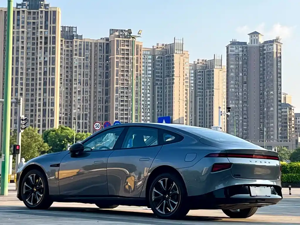 XPeng P7 — миниатюра 9