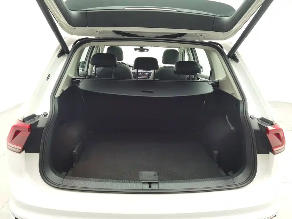 Volkswagen Tiguan L — миниатюра 16
