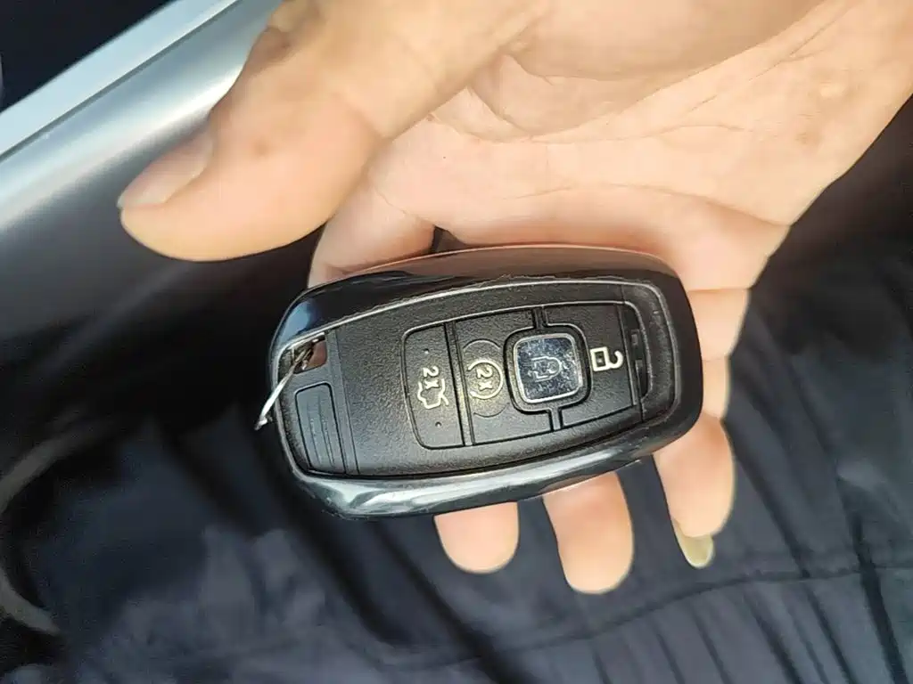 Lincoln Nautilus (Import) — миниатюра 9