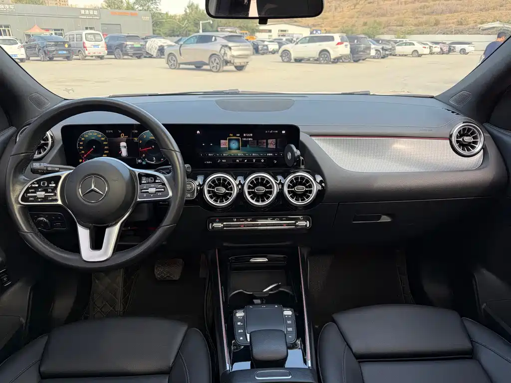 Mercedes-Benz GLA — миниатюра 8