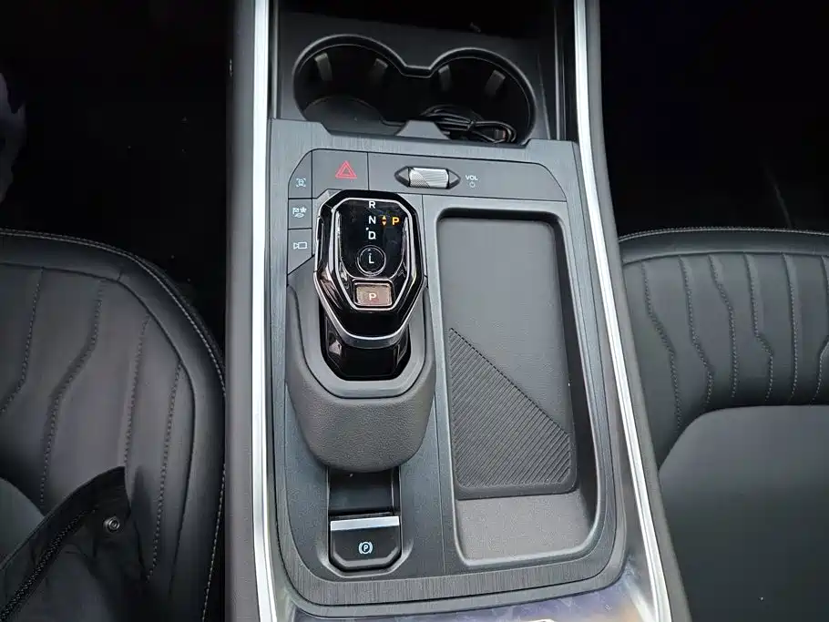 Ford Edge — миниатюра 16