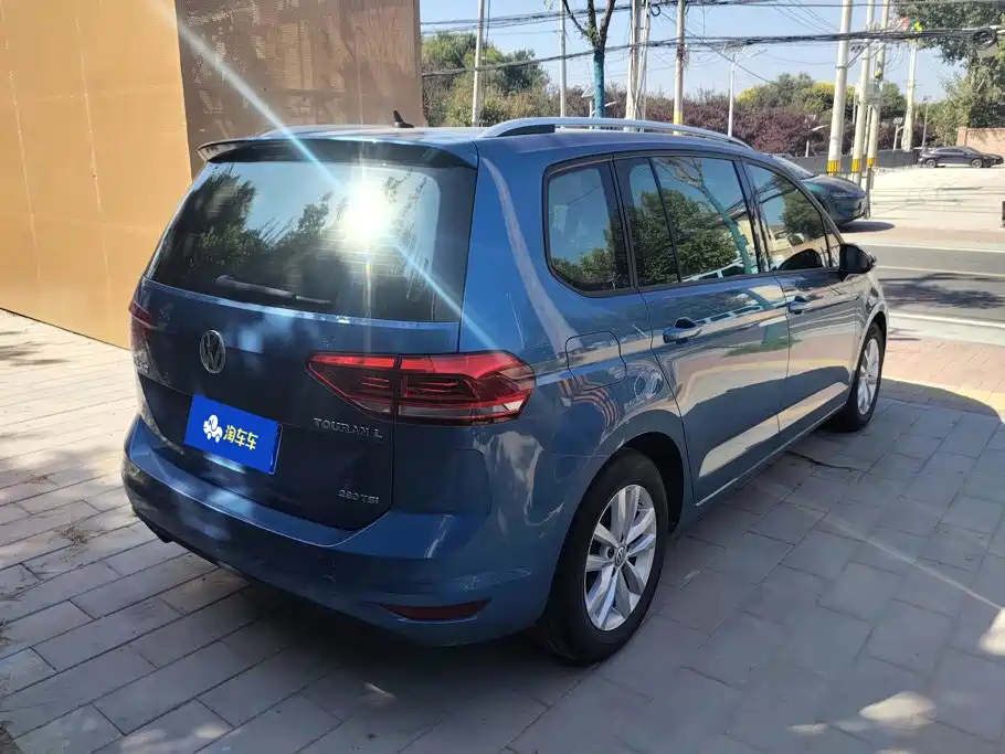 Volkswagen Touran — миниатюра 3