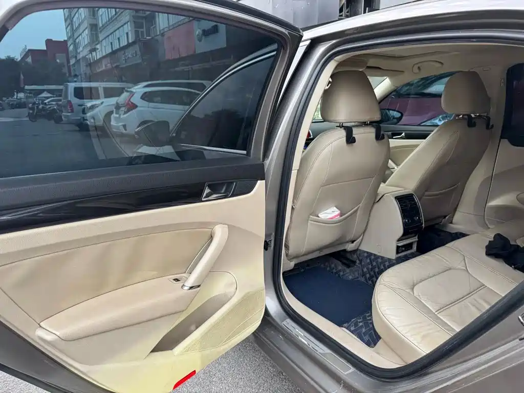 Volkswagen Passat — миниатюра 4