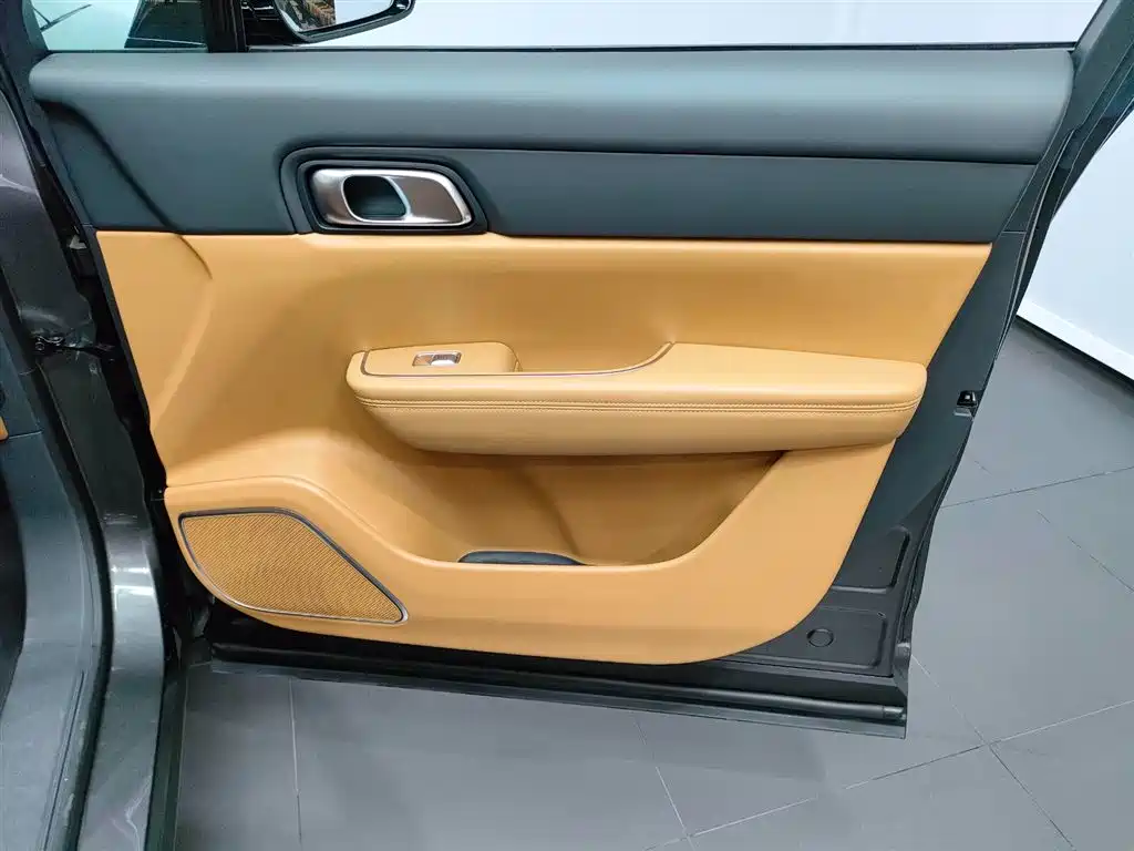 Li Auto Li ONE — миниатюра 13