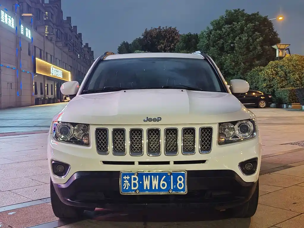 Jeep Compass (Import) — миниатюра 2