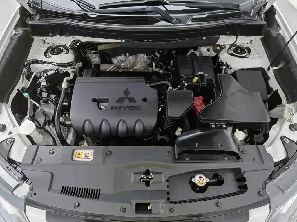 Mitsubishi Outlander — миниатюра 6