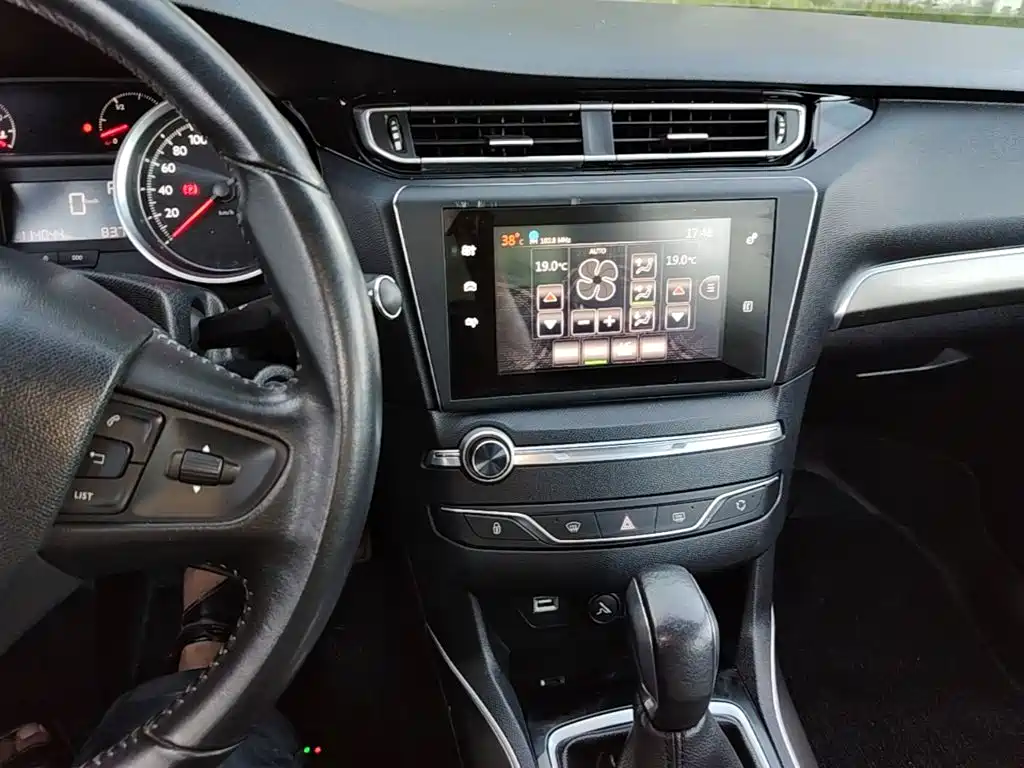 Peugeot 408 — миниатюра 13