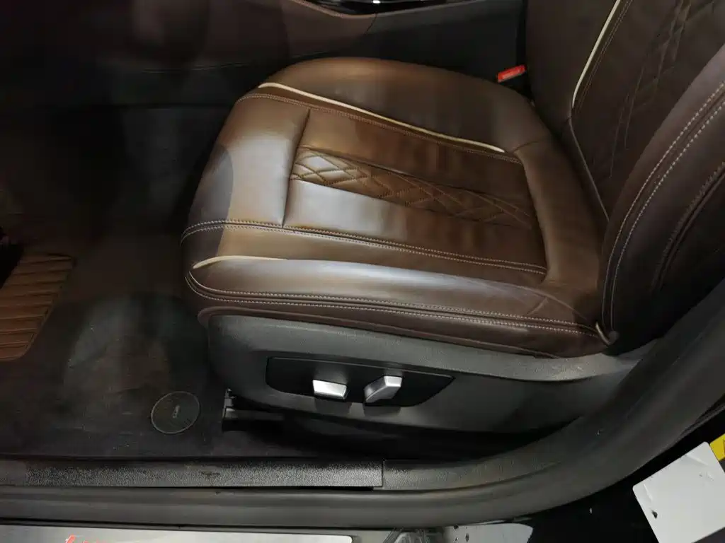 BMW 5 Series New Energy — миниатюра 20