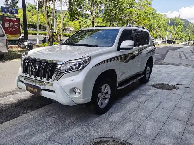 TOYOTA PRADO 2017