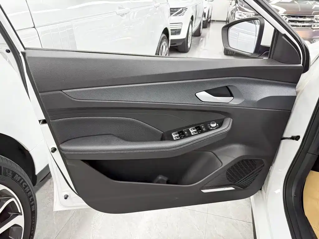 Geely Binrui — миниатюра 10