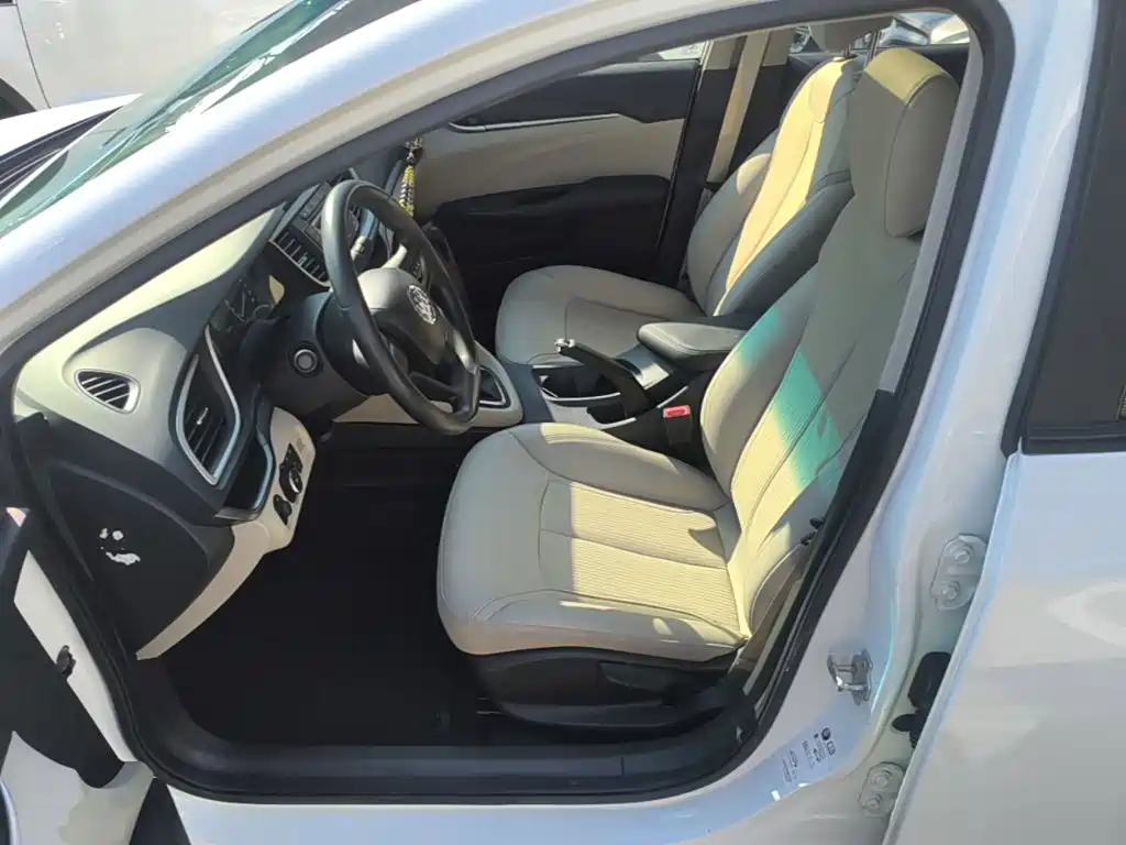 Buick Excelle — миниатюра 15