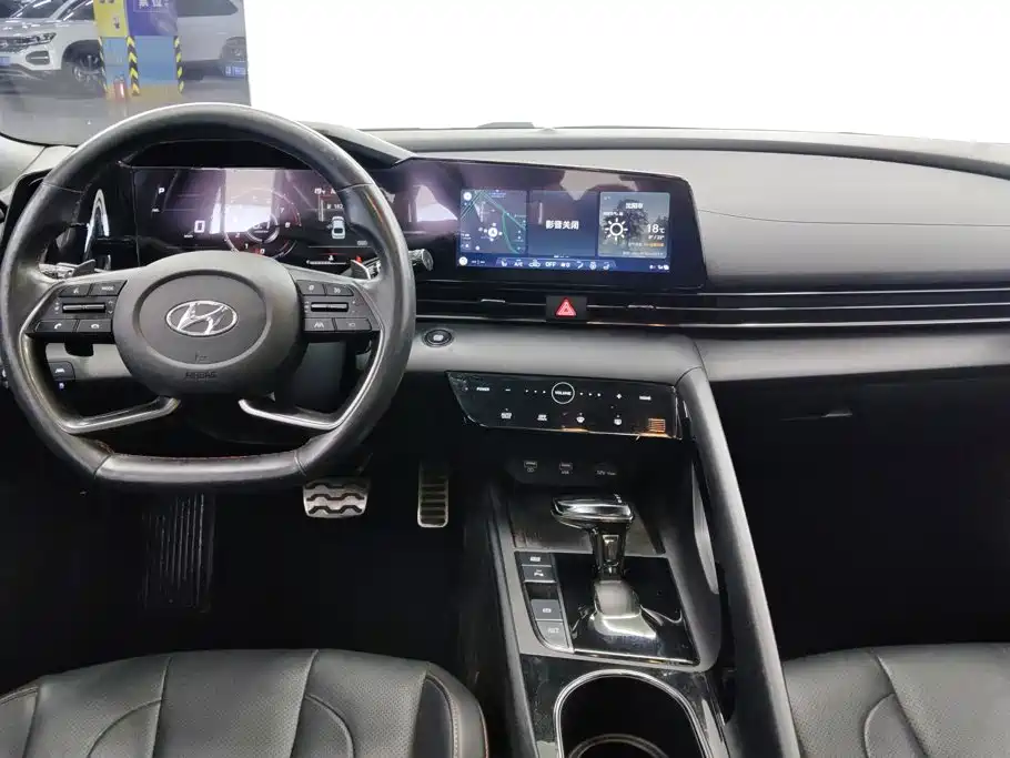 Hyundai Elantra — миниатюра 12