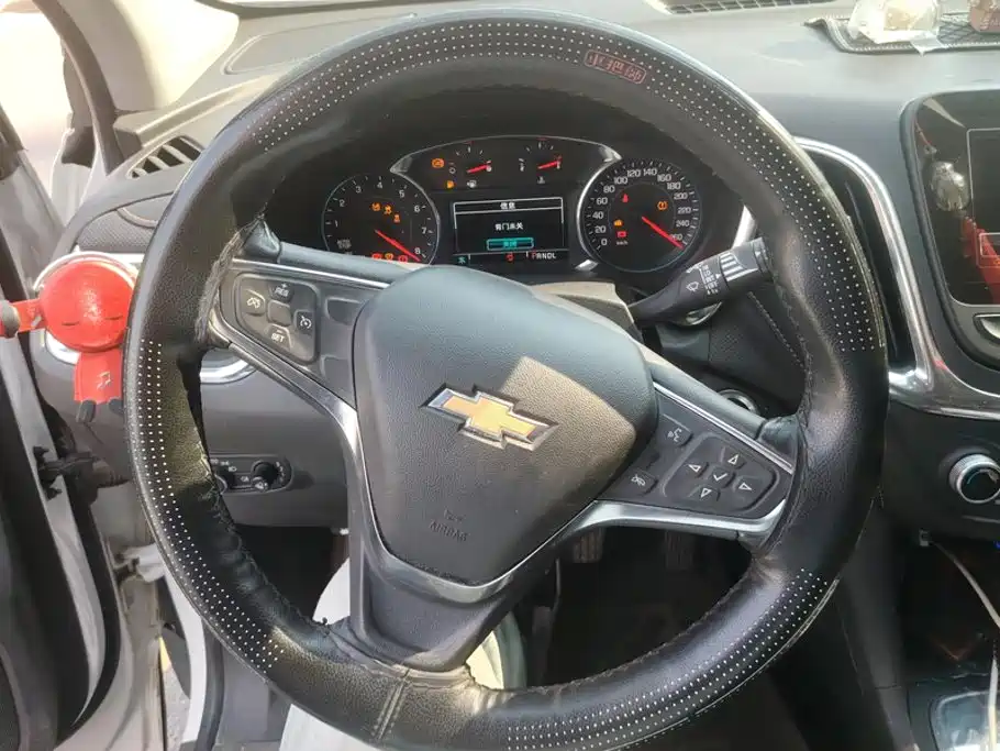 Chevrolet Equinox — миниатюра 15