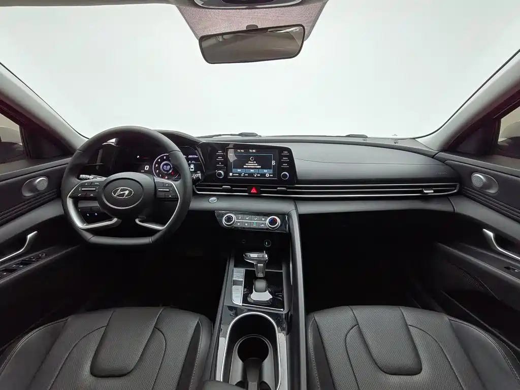 Hyundai Elantra — миниатюра 18