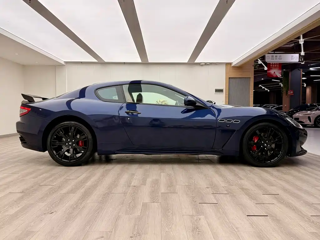 Maserati GranTurismo 2015 4.7L MC