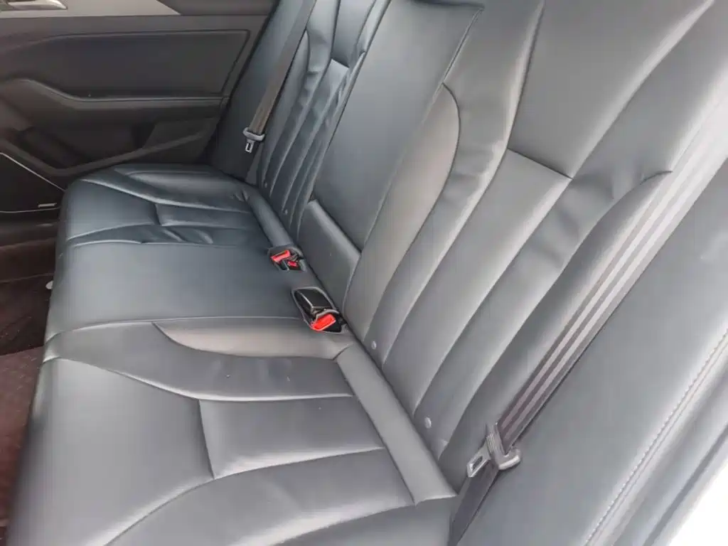 Hongqi Hongqi H5 — миниатюра 17