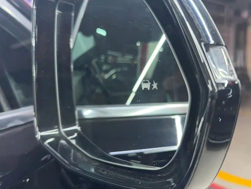Buick Enclave — миниатюра 11