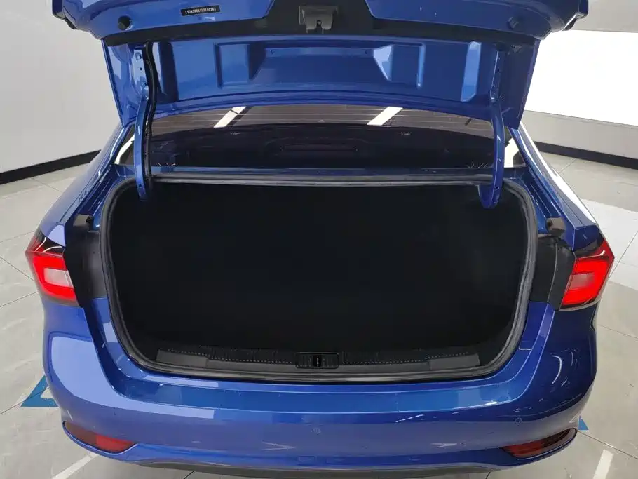 Roewe i5 — миниатюра 4