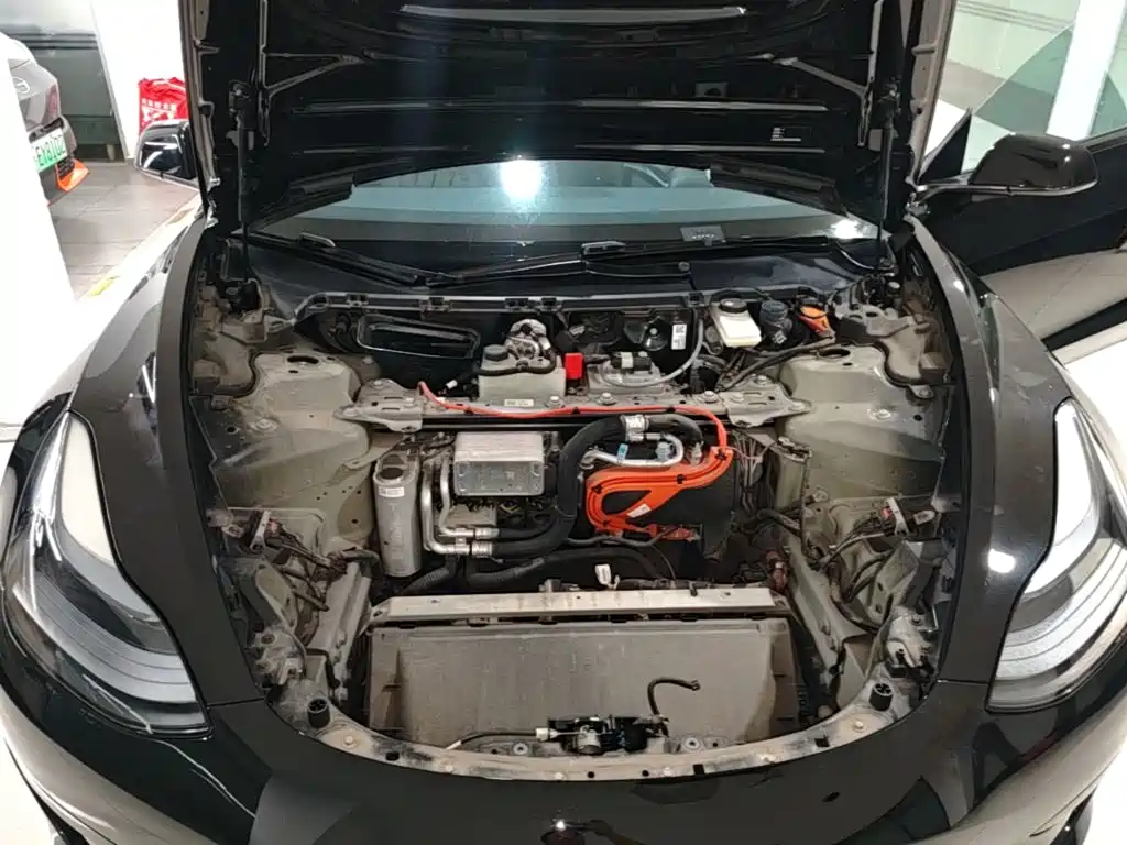 Tesla Model 3 — миниатюра 20