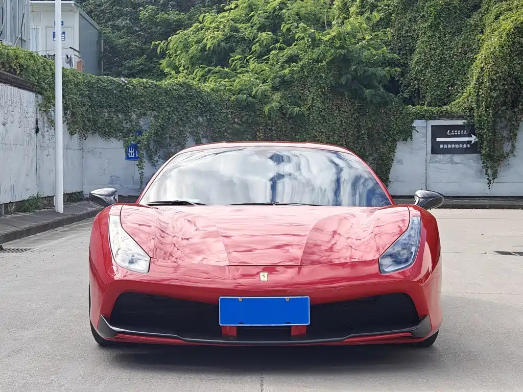 FERRARI 488