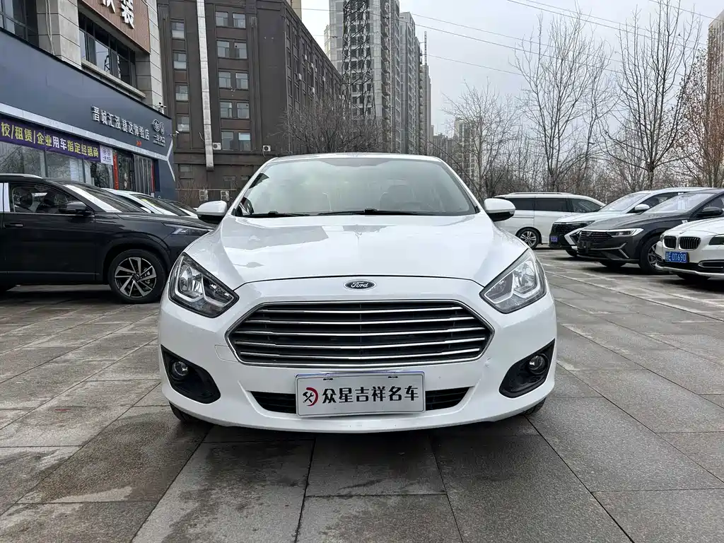 Ford Escort 2015 1.5L AT Comfort