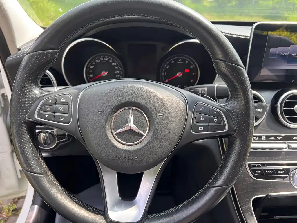 Mercedes-Benz C-Class — миниатюра 12