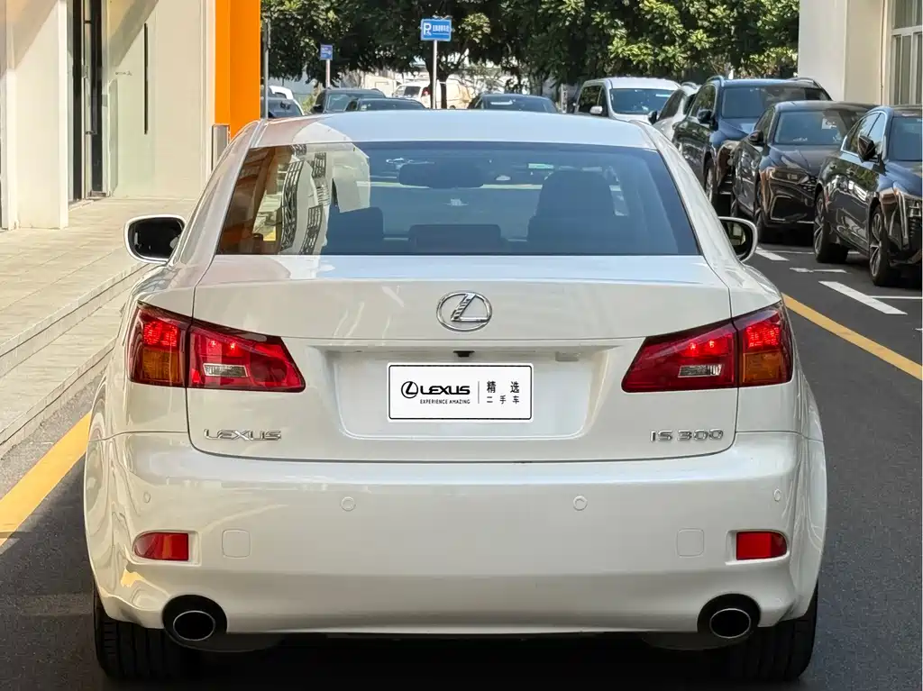 Lexus IS — миниатюра 4
